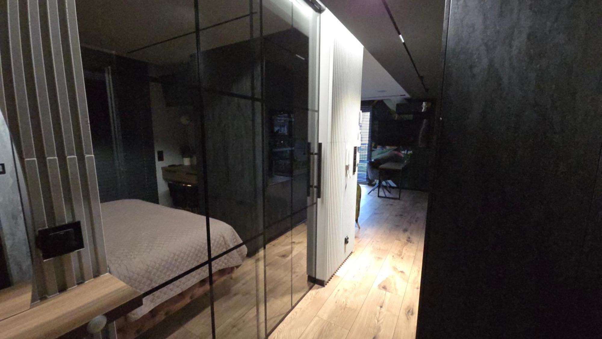 Apartament Dark Prestige New ! - Dostep 24H, Projektor , Garaz Podziemny , Klimatyzacja , Duzy Taras Kielce Buitenkant foto