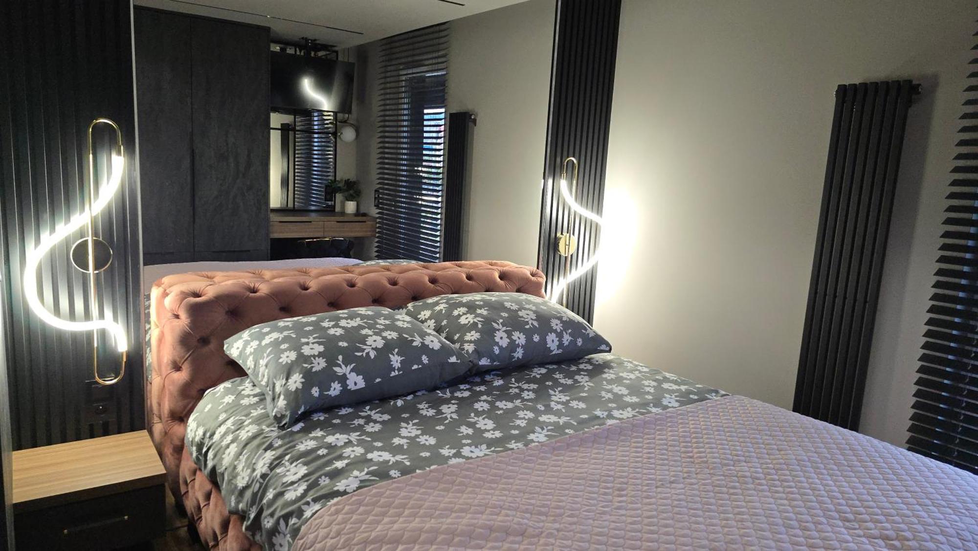 Apartament Dark Prestige New ! - Dostep 24H, Projektor , Garaz Podziemny , Klimatyzacja , Duzy Taras Kielce Buitenkant foto